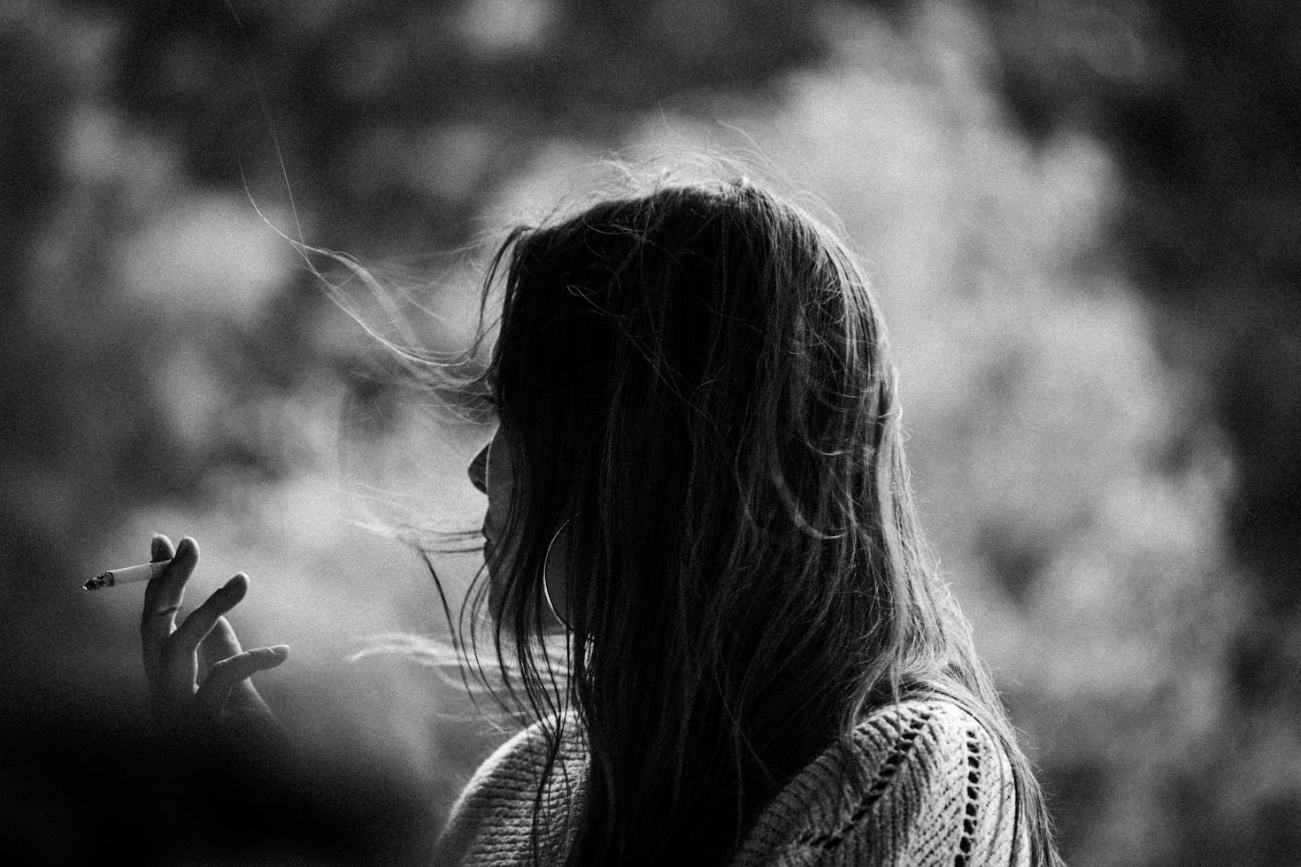 How Glamour Meets the Allure of Cigarettes